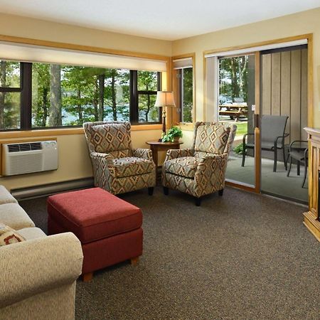 The Pointe Hotel And Suites Minocqua Eksteriør bilde