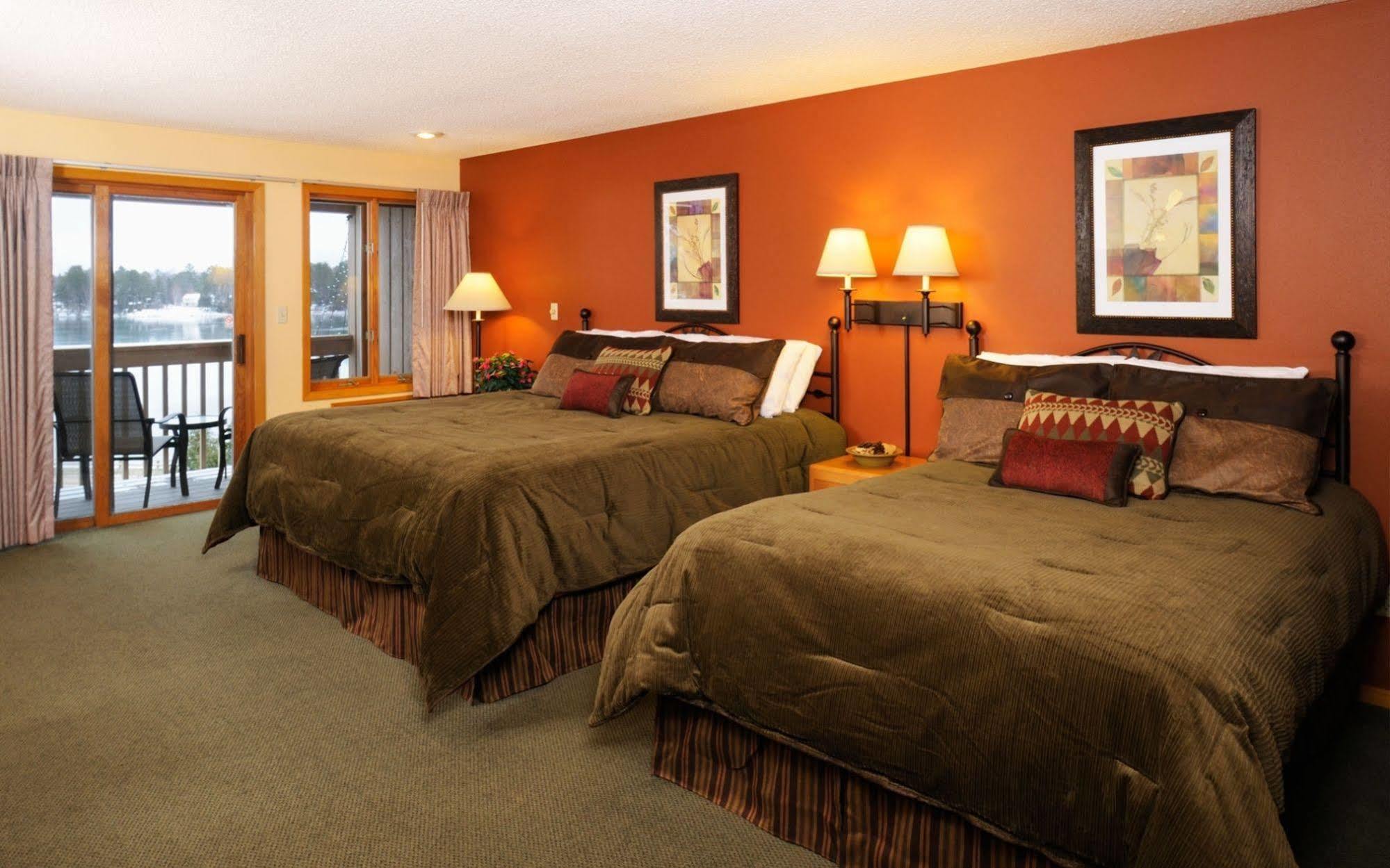 The Pointe Hotel And Suites Minocqua Eksteriør bilde
